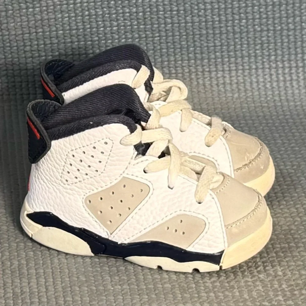 Nike Air Jordan Retro 6‎ Tinker White Infrared Shoes 384667-104 Toddler Size 4C